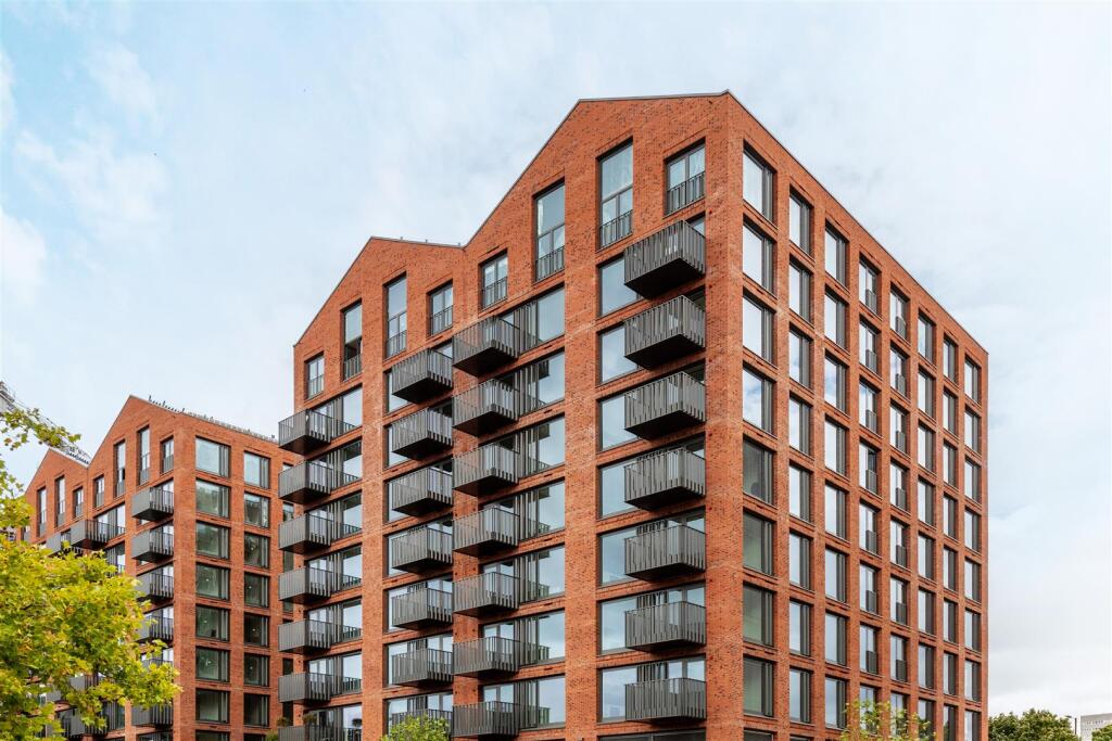 Additional image 20 of Glasswater Locks, Birmingham