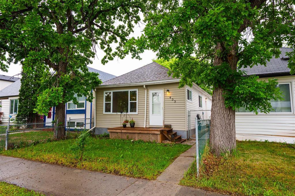 435 Parkview Street|Winnipeg, Manitoba R3J1S5