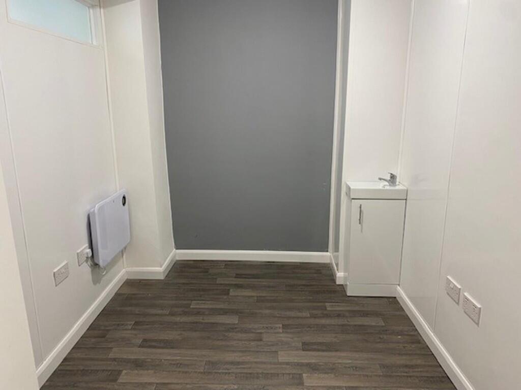 Primary image of Leasehold Tanning Salon & Beauty Rooms, Bristol Road South, Birmingham, B31 2PE