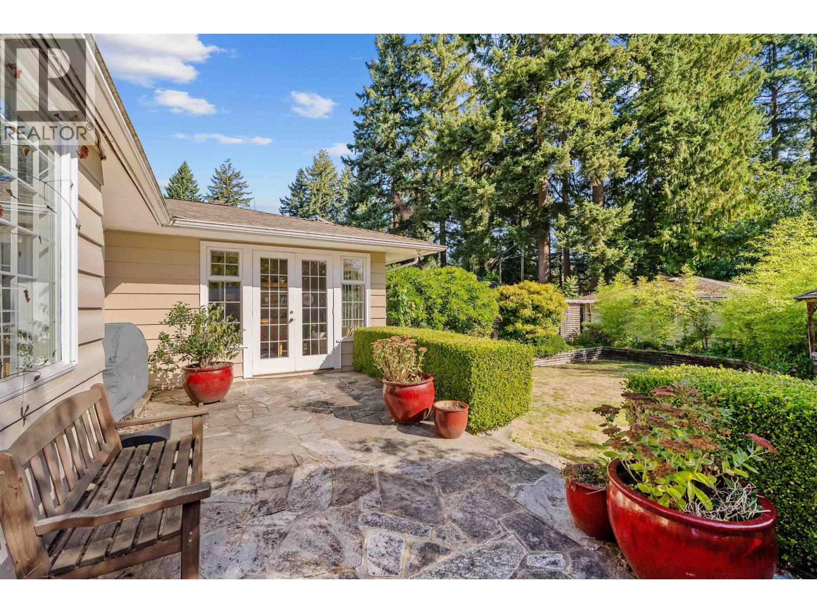 Property image for 2000 LLOYD AVENUE|North Vancouver, British Columbia V7P2N8