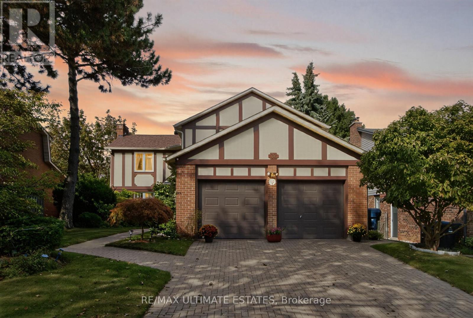 Property image for 32 MOSSGROVE TRAIL|Toronto (St. Andrew-Windfields), Ontario M2L2W3