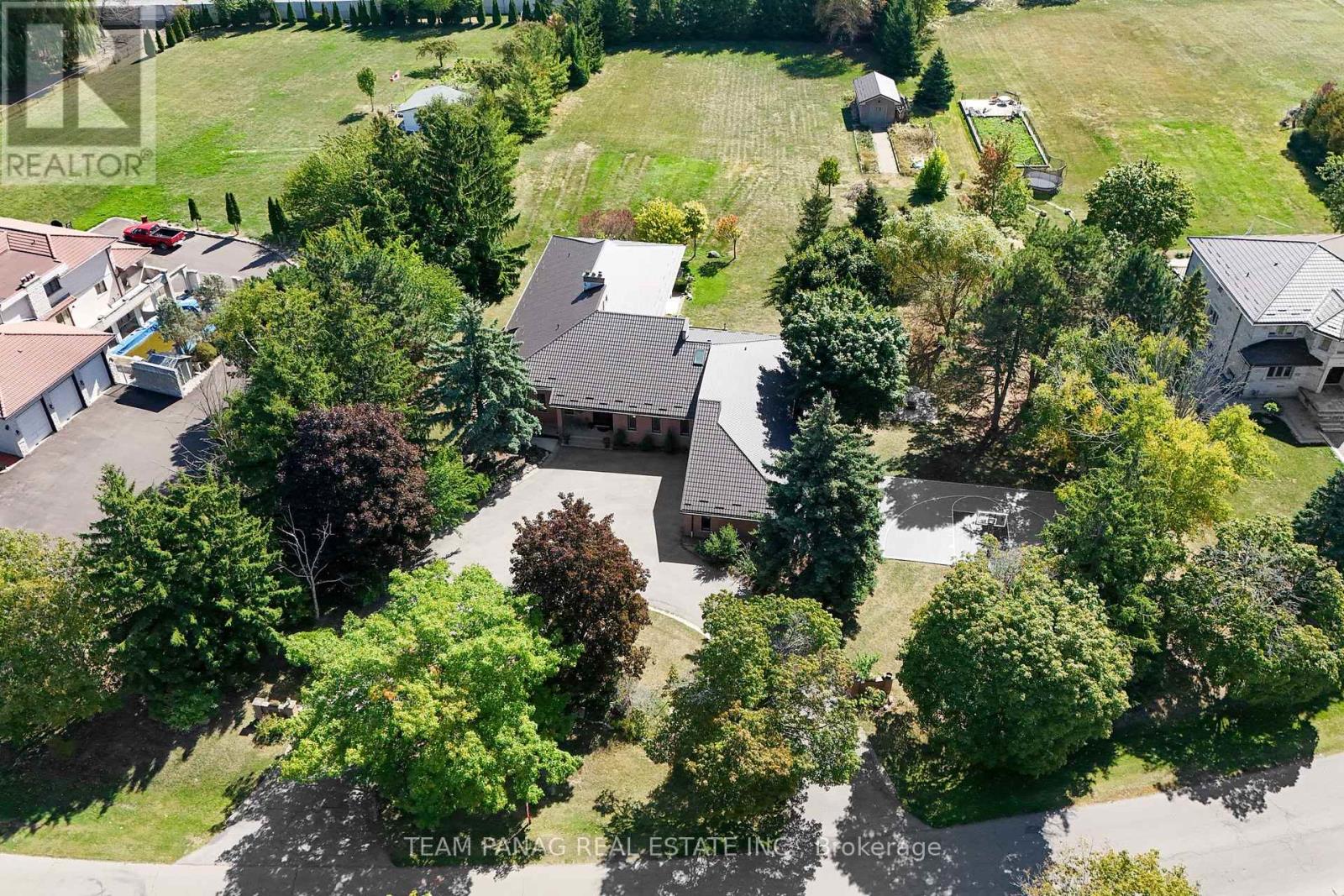 Property image for 6 LEONE LANE|Brampton (Toronto Gore Rural Estate), Ontario L6P0K9