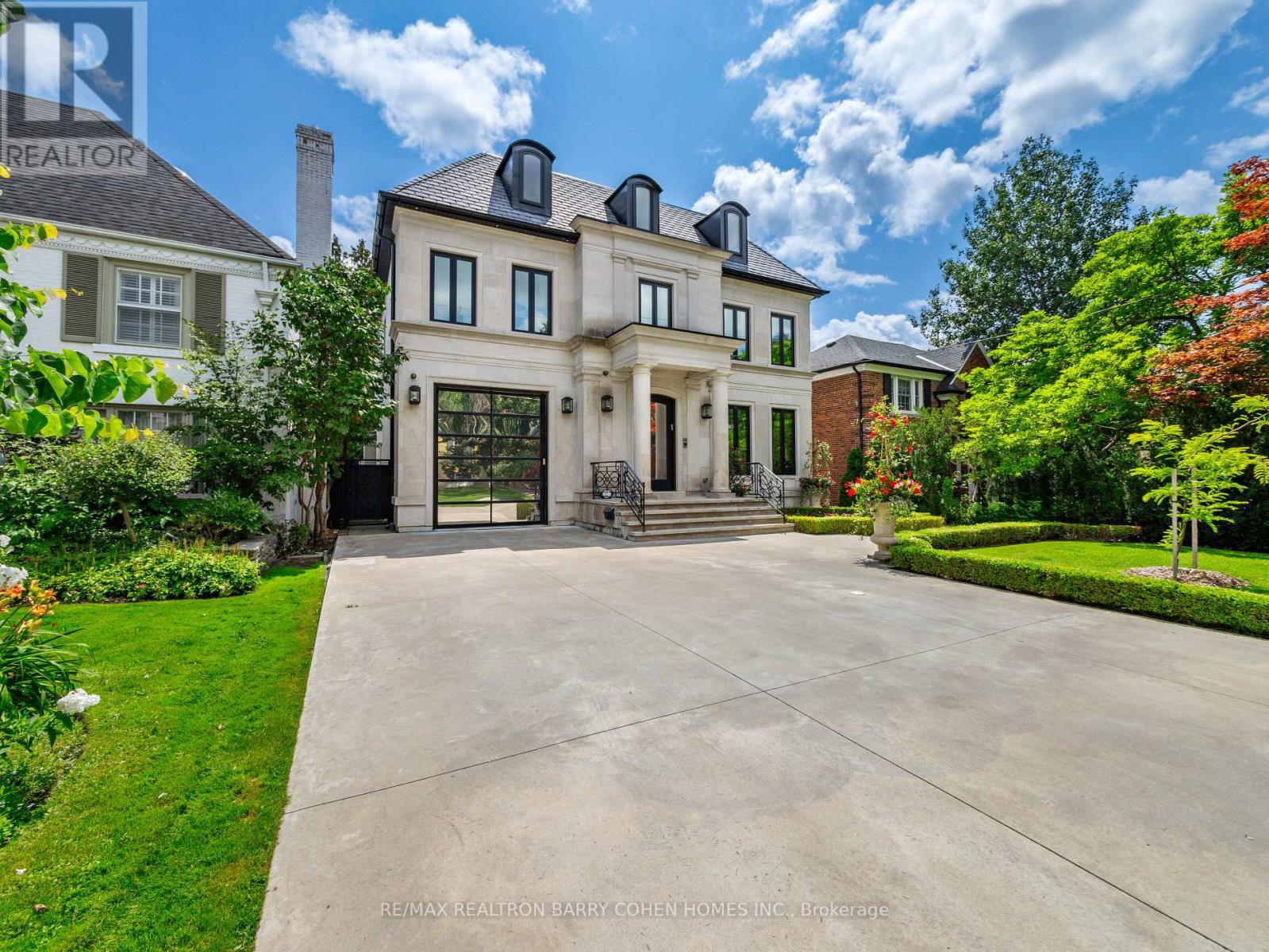 Property image for 327 CORTLEIGH BOULEVARD|Toronto (Bedford Park-Nortown), Ontario M5N1R2