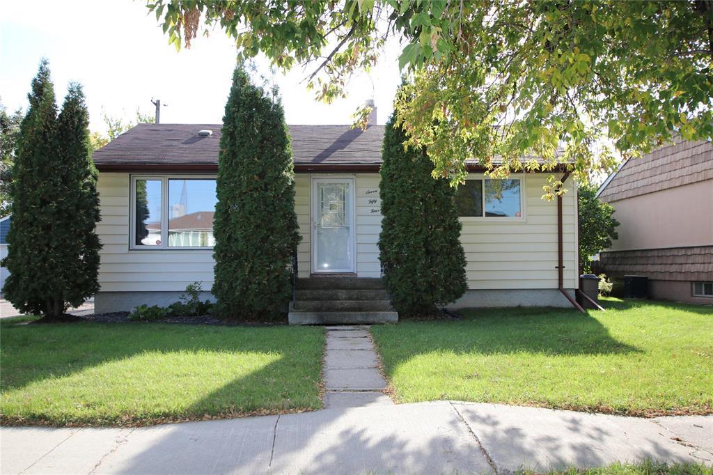 754 Hoskin Avenue|Winnipeg, Manitoba R2K2A2