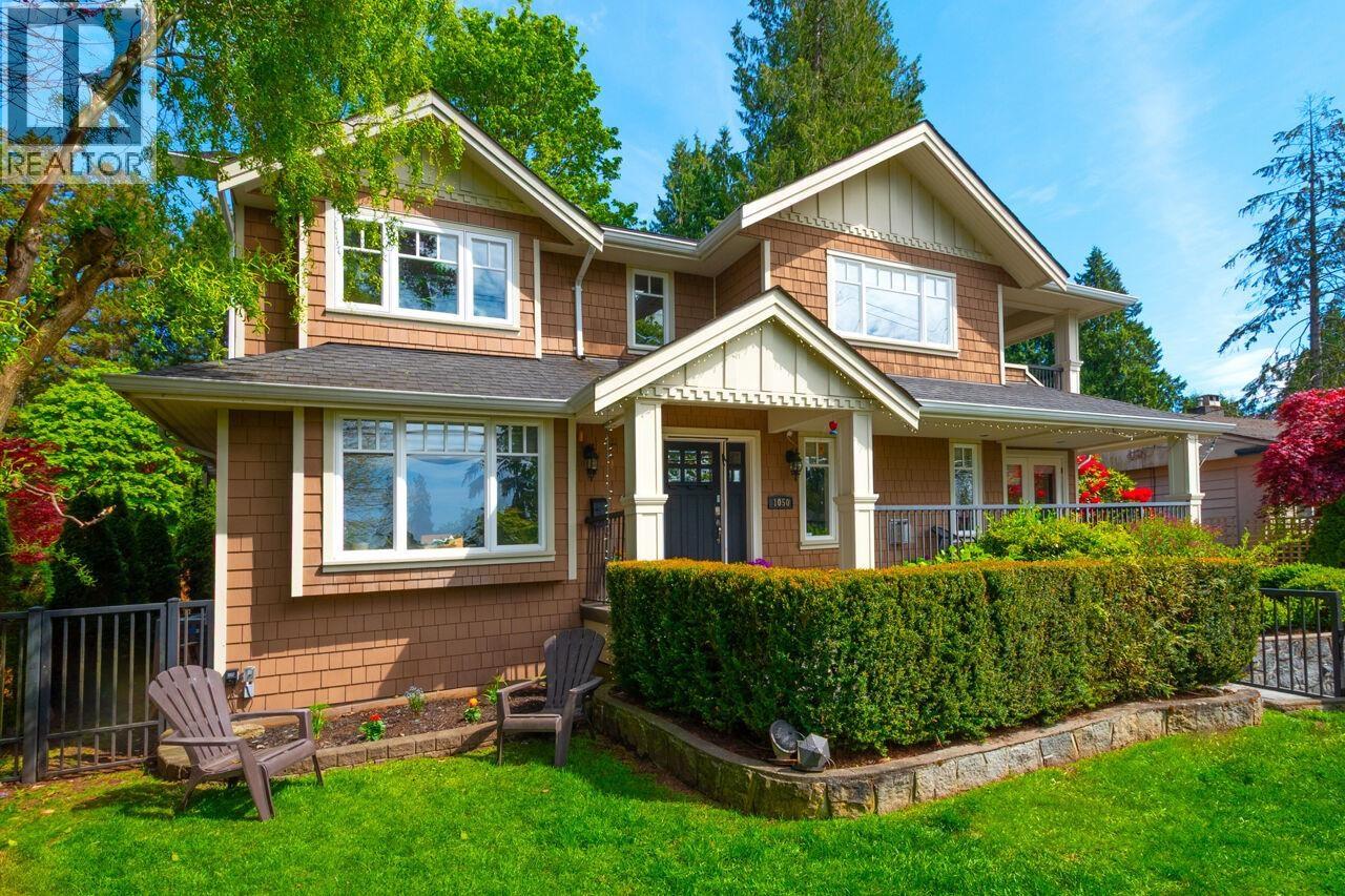 Property image for 1050 11TH STREET|West Vancouver, British Columbia V7T2M5