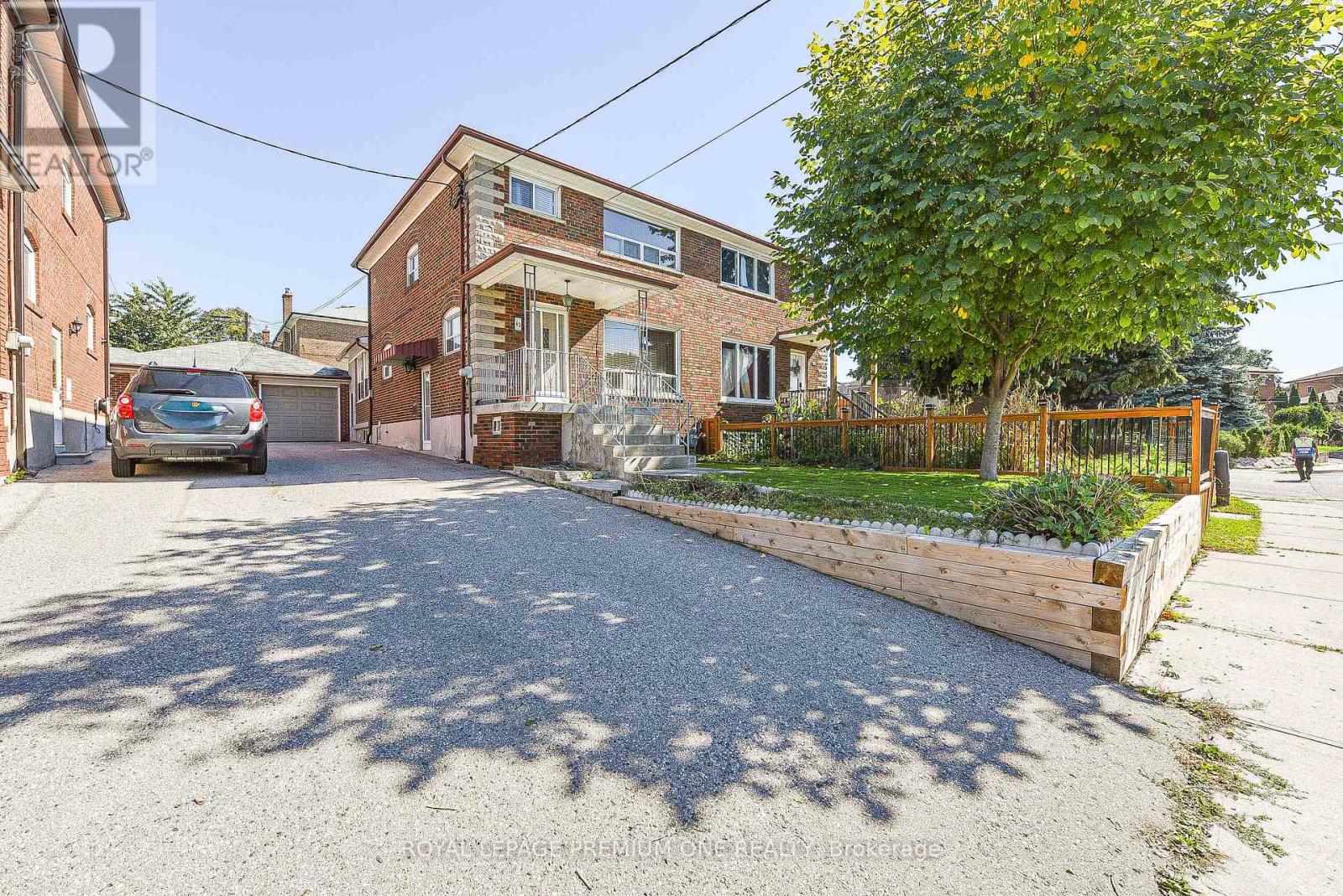Property image for 63 HAVERSON BOULEVARD|Toronto (Keelesdale-Eglinton West), Ontario M6M3J8
