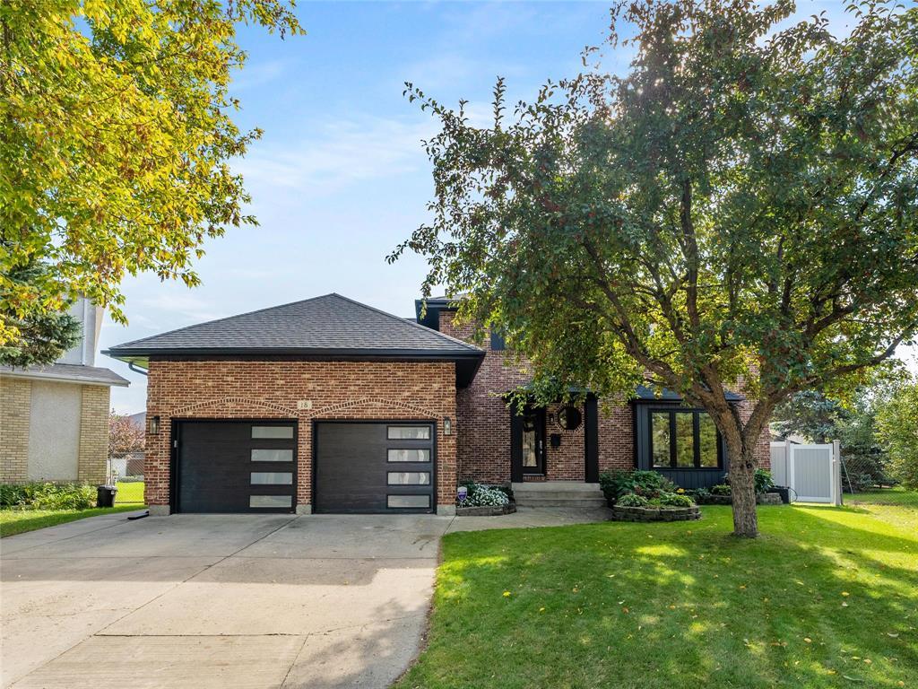 Property image for 18 Brooks Cove|Winnipeg, Manitoba R2V4M9