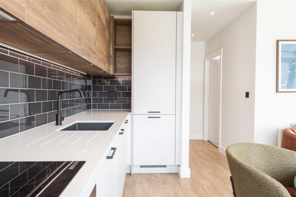 Additional image 9 of Glasswater Locks, Birmingham