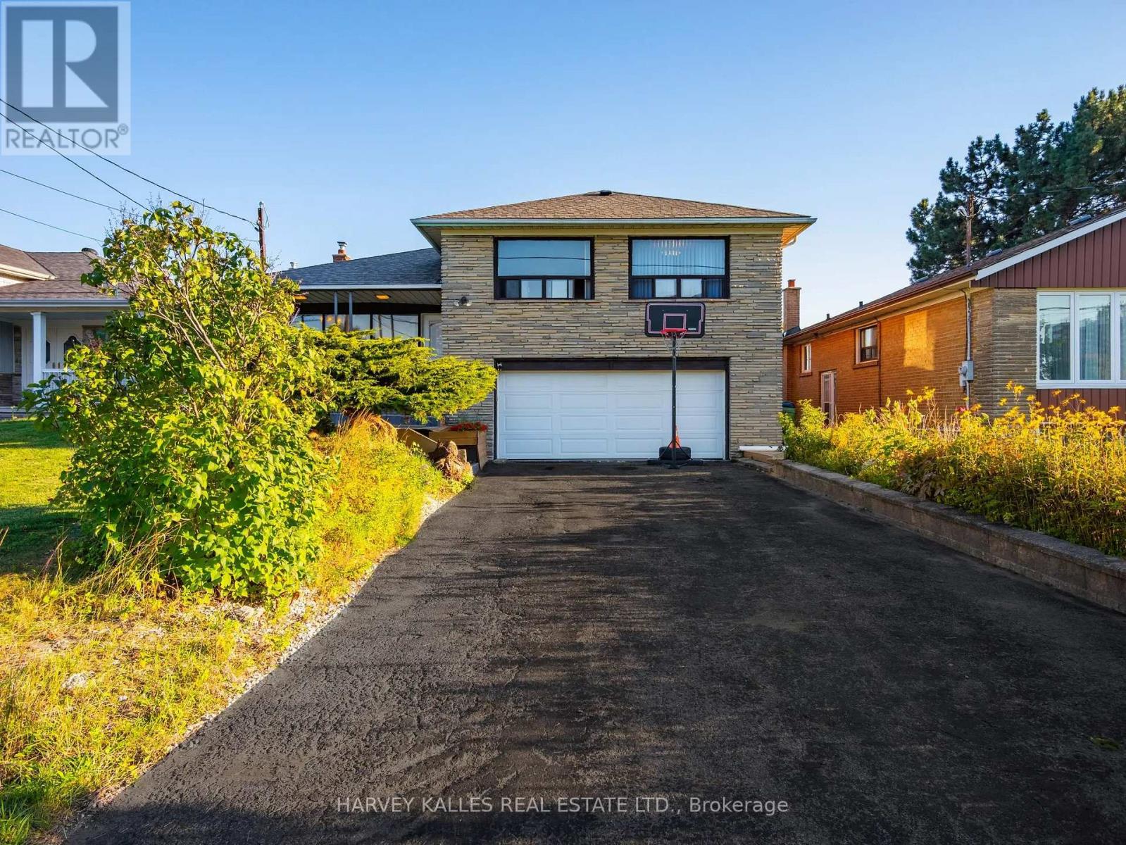 Property image for 49 WENDERLY DRIVE|Toronto (Yorkdale-Glen Park), Ontario M6B2P1
