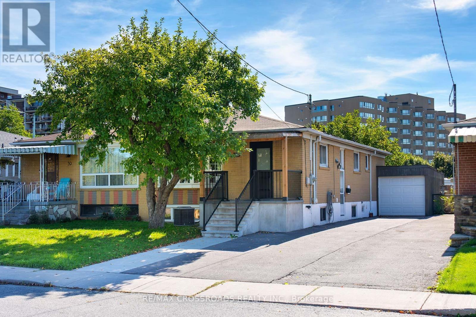 Property image for 37 AVIS CRESCENT|Toronto (O'Connor-Parkview), Ontario M4B1B8