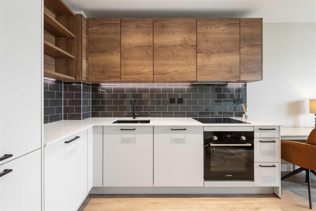 Additional image 11 of Glasswater Locks, Birmingham