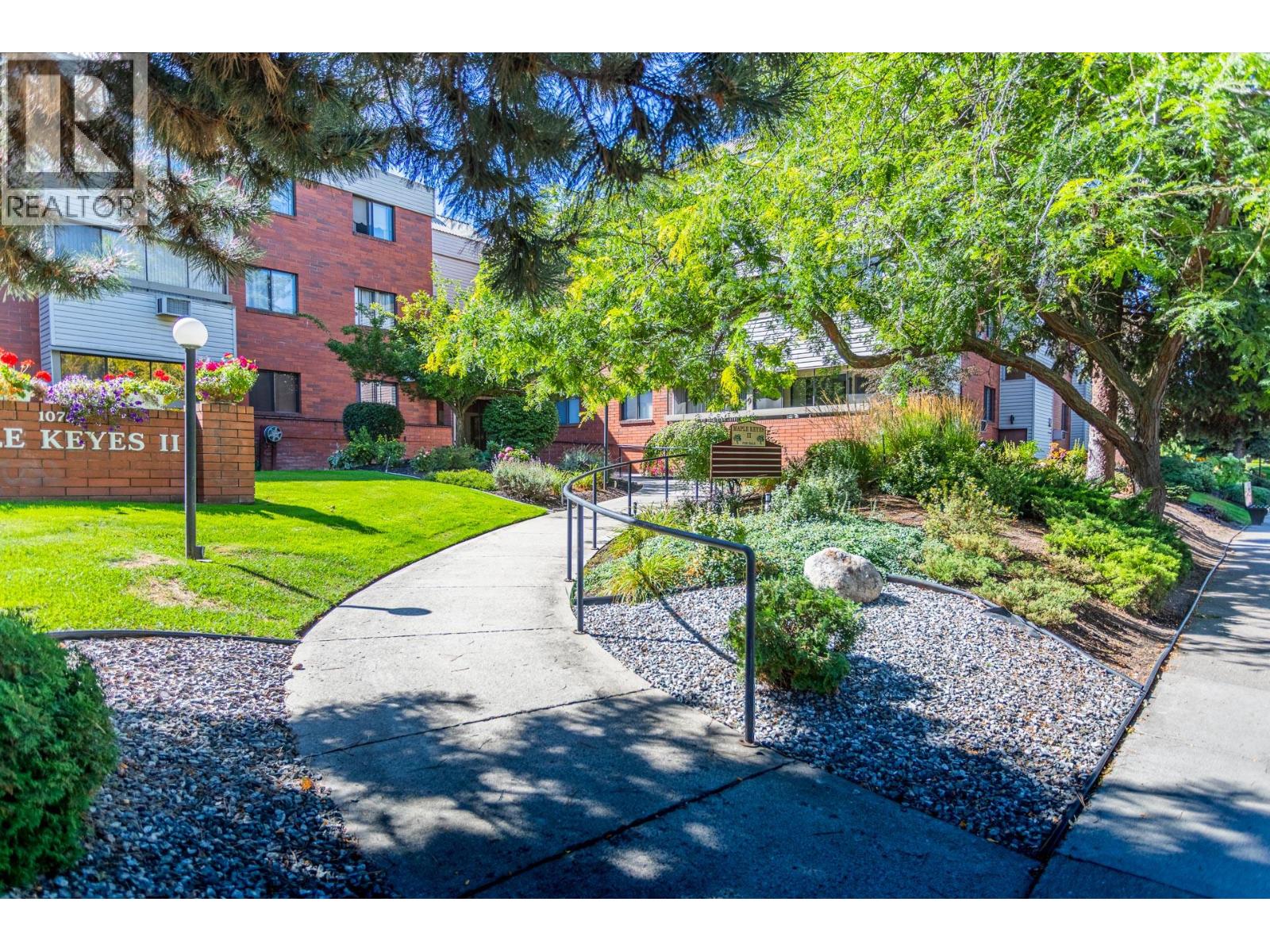 Property image for 1075 Bernard Avenue Unit# 110|Kelowna, British Columbia V1Y6P7