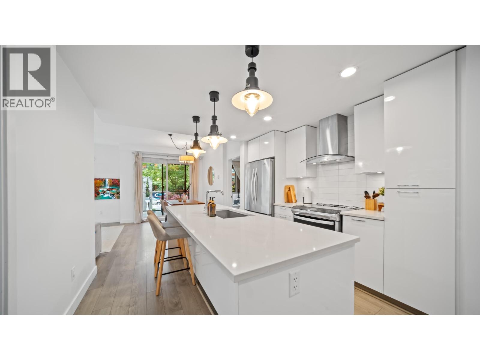Property image for 204 719 W 3RD STREET|North Vancouver, British Columbia V7M0E7