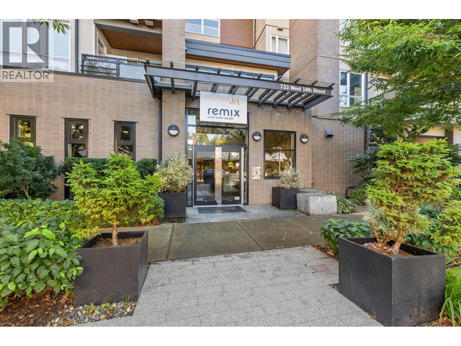 Property image for 305 733 W 14TH STREET|North Vancouver, British Columbia V7M0C6