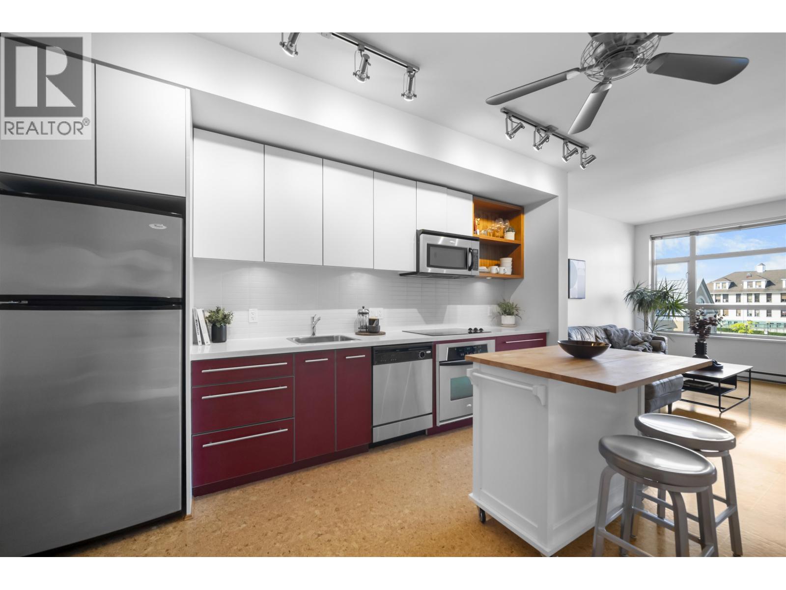 402 2828 MAIN STREET|Vancouver, British Columbia V5T3G2