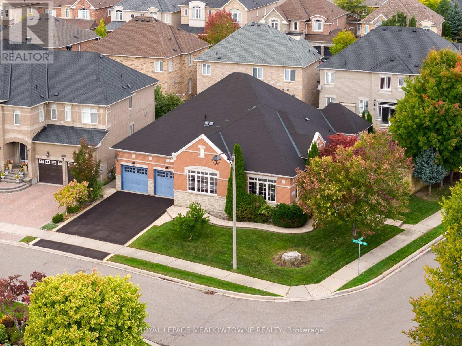 Property image for 32 NOVA SCOTIA ROAD|Brampton (Bram West), Ontario L6Y5K5