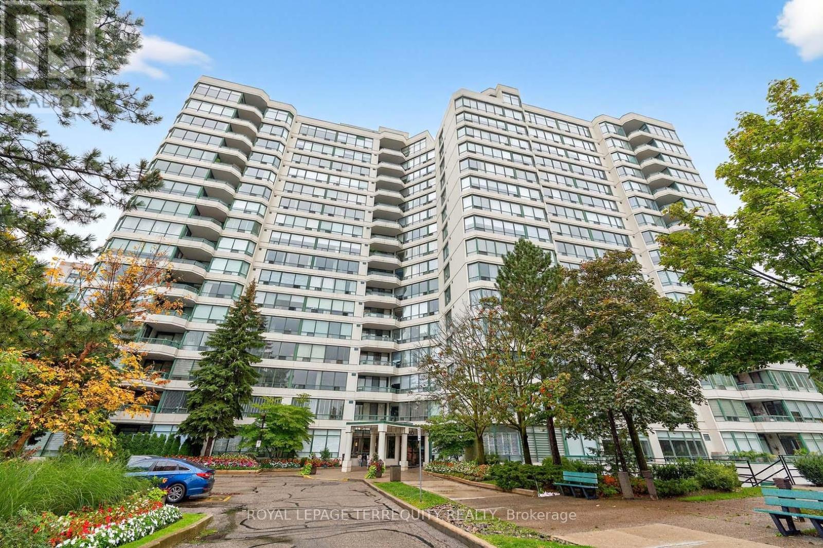 Property image for 1402 - 110 PROMENADE CIRCLE|Vaughan (Brownridge), Ontario L4J7W8
