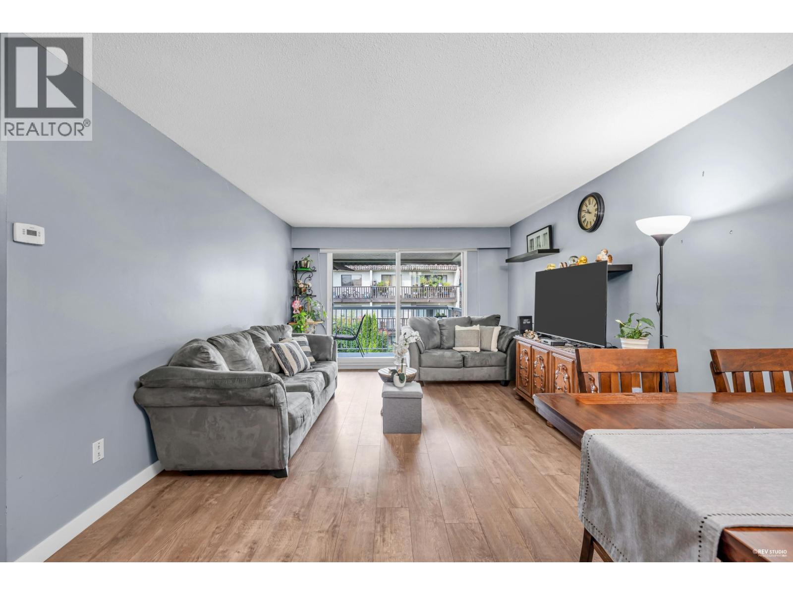 302 371 ELLESMERE AVENUE|Burnaby, British Columbia V5B3T1