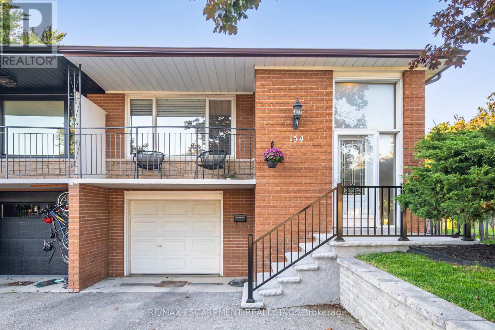 Property image for 154 RAINBOW DRIVE|Vaughan (West Woodbridge), Ontario L4L2K7