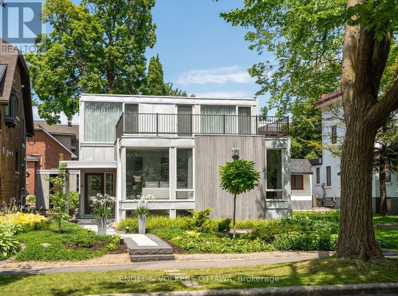 5 CLEMOW AVENUE|Ottawa, Ontario K1S2A9