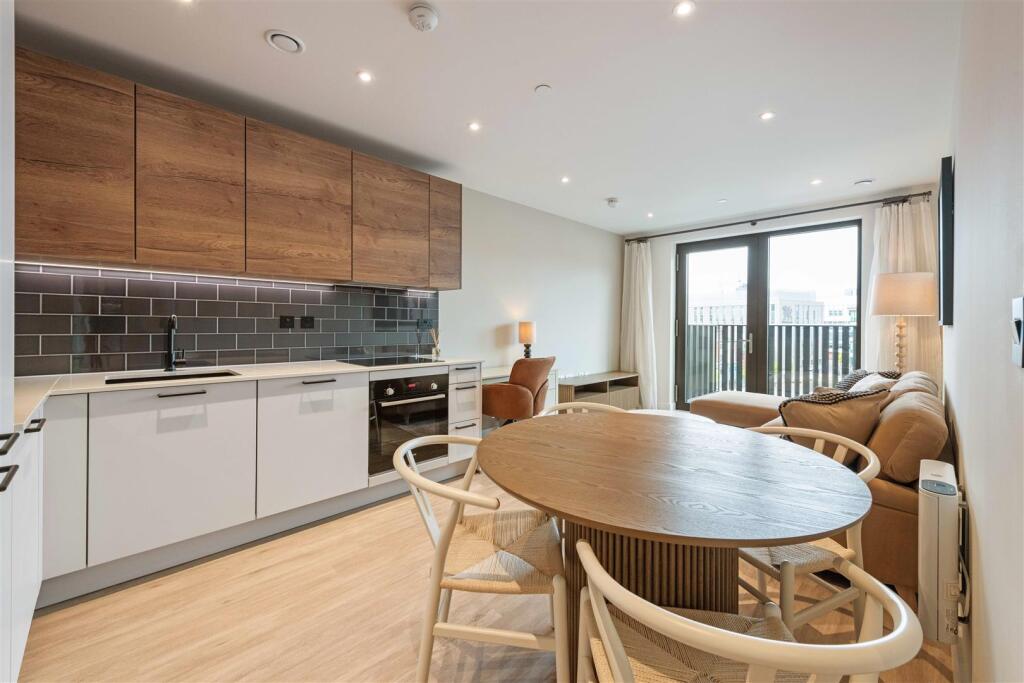 Additional image 5 of BRAND NEW APARTMENTS- Glasswater Locks, Birmingham, B4