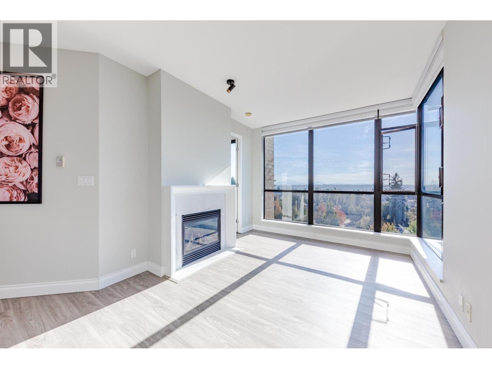 1001 7388 SANDBORNE AVENUE|Burnaby, British Columbia V5M4A1
