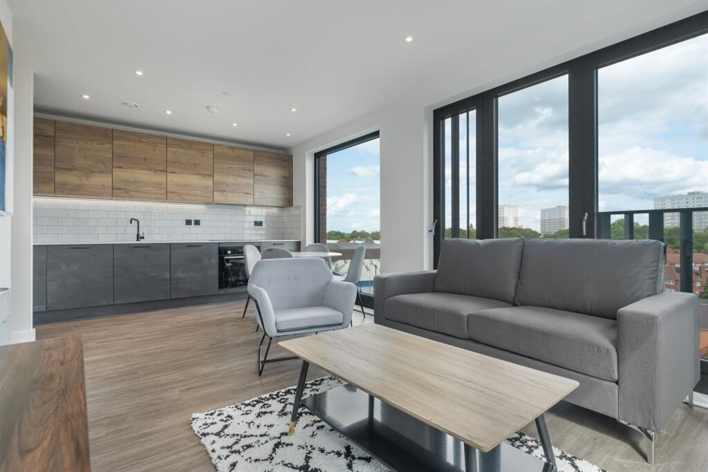 Belmont Wharf, Glasswater Locks, B4