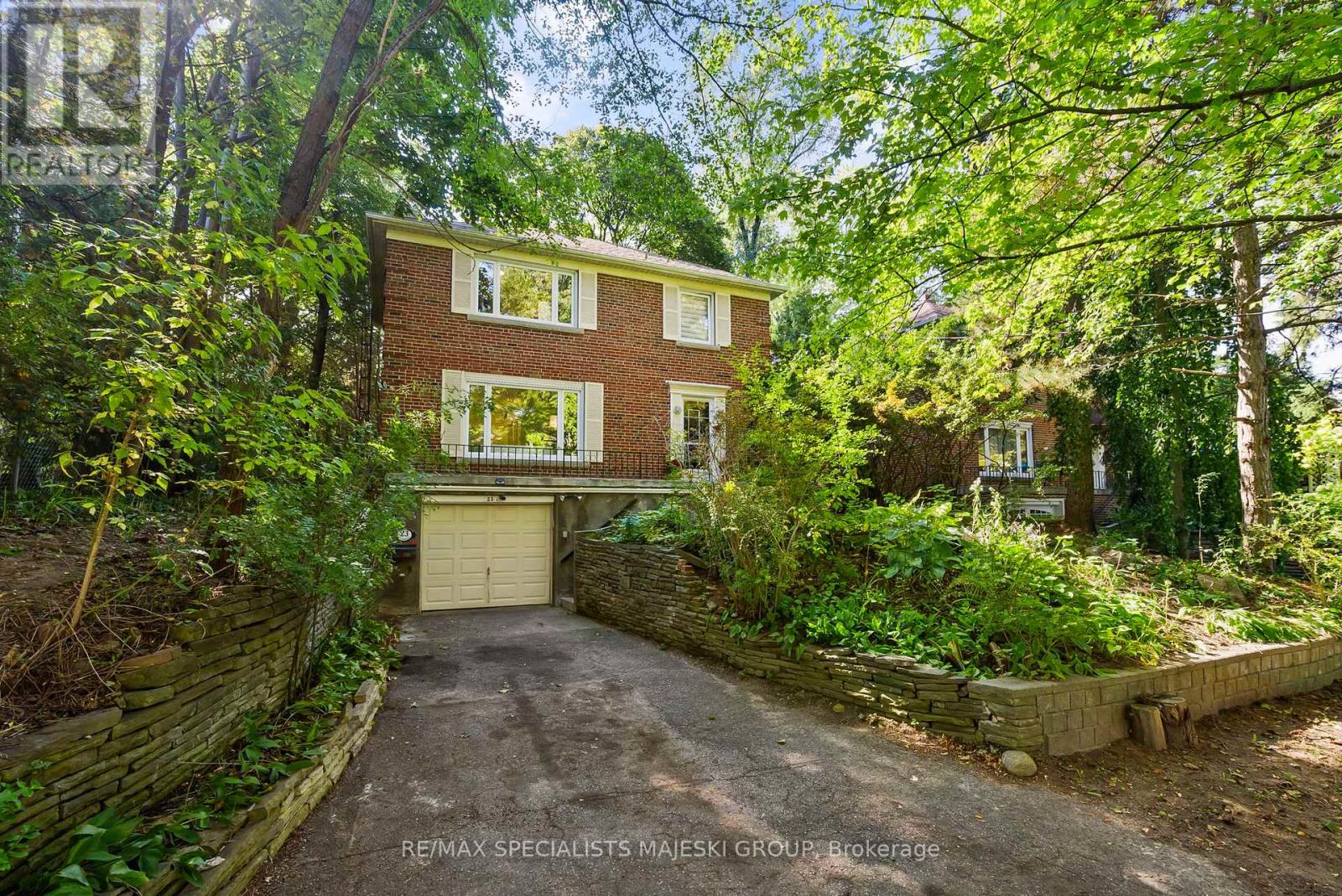Property image for 23 STONEGATE ROAD|Toronto (Stonegate-Queensway), Ontario M8Y1V7