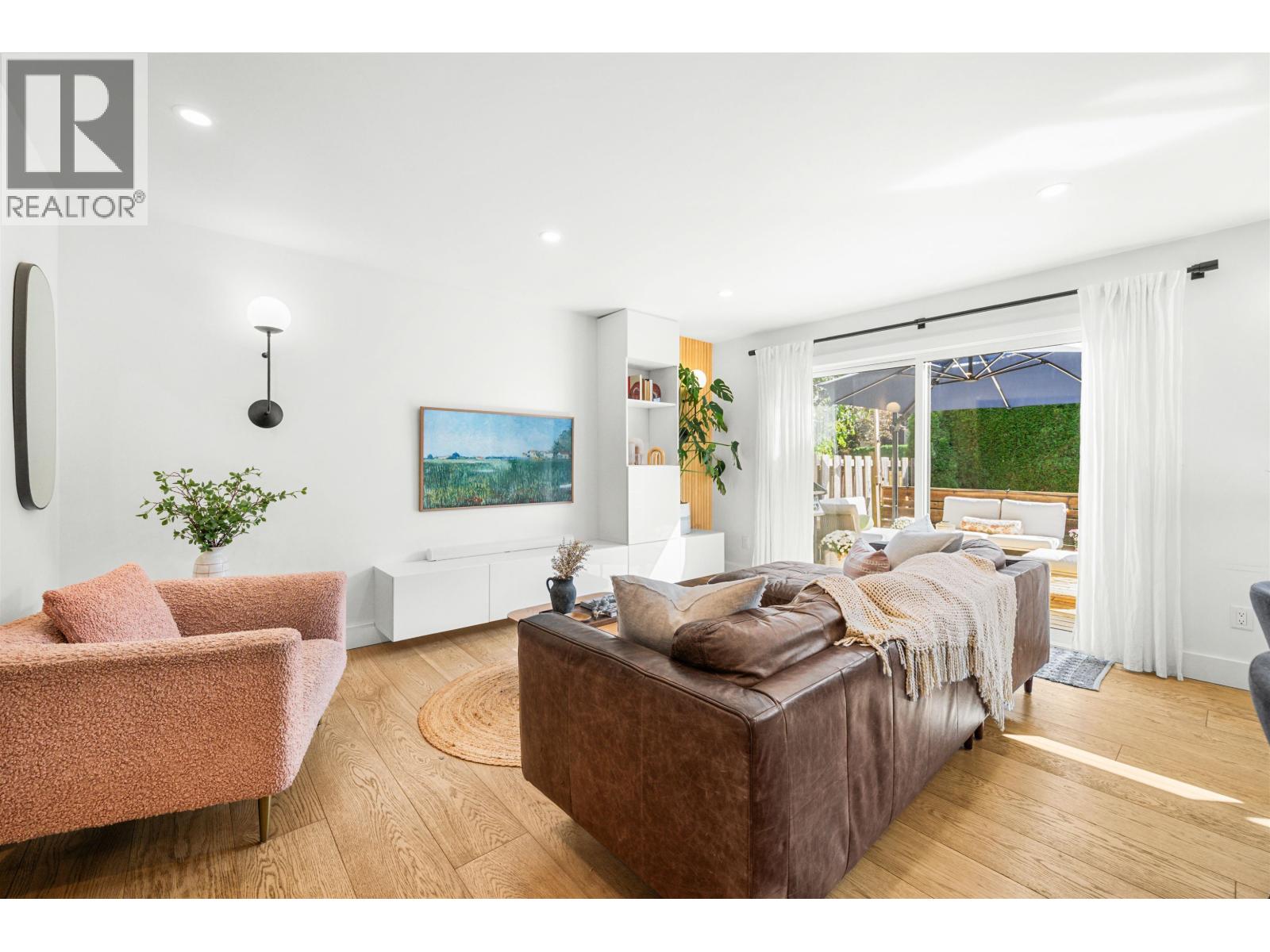 Property image for 927 OLD LILLOOET ROAD|North Vancouver, British Columbia V7J2H7