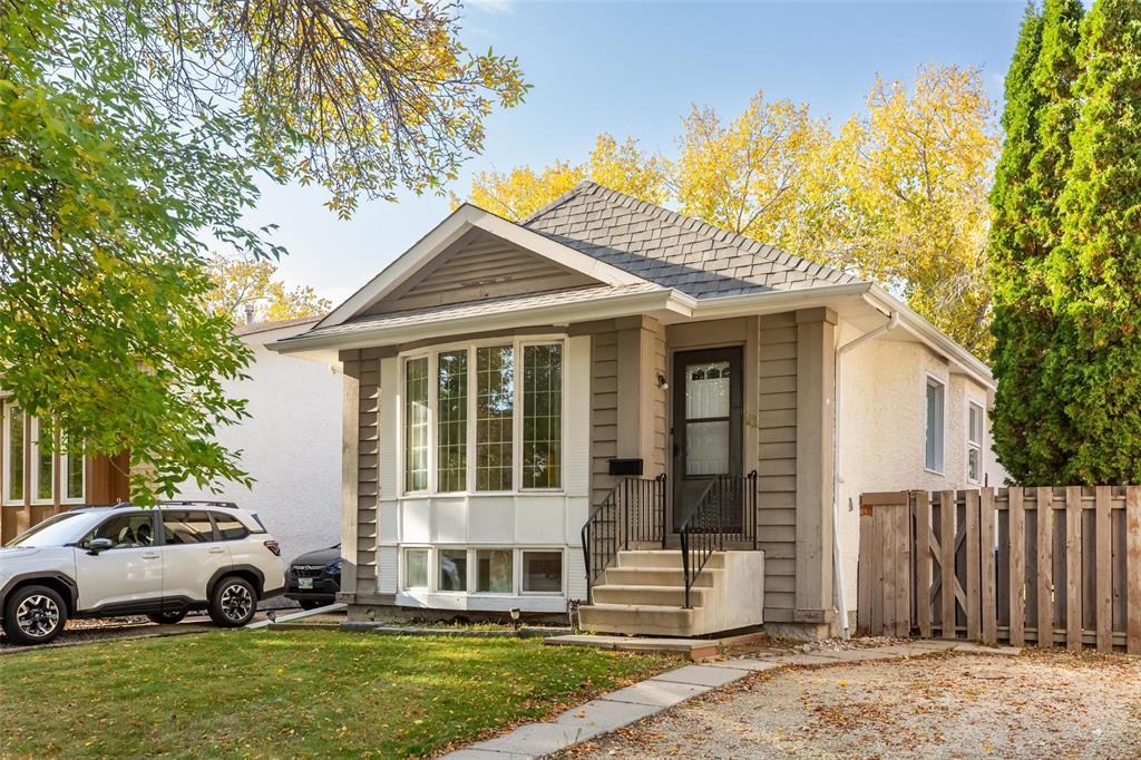 Property image for 22 Elsbury Bay|Winnipeg, Manitoba R2N2H7