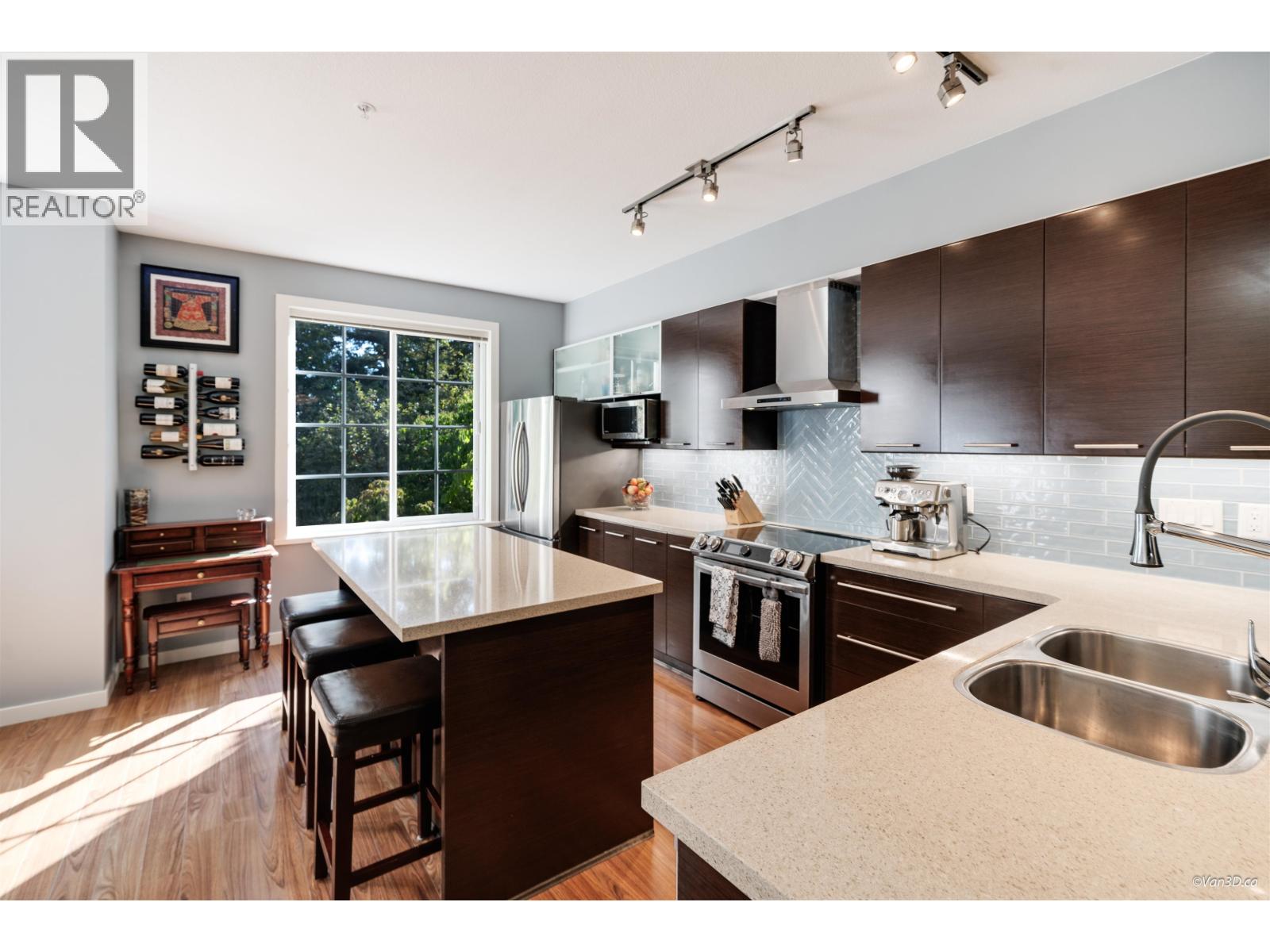 Property image for 25 550 BROWNING PLACE|North Vancouver, British Columbia V7H3A9