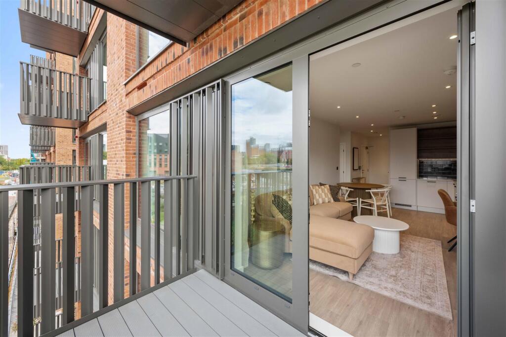 Additional image 18 of Glasswater Locks, Birmingham