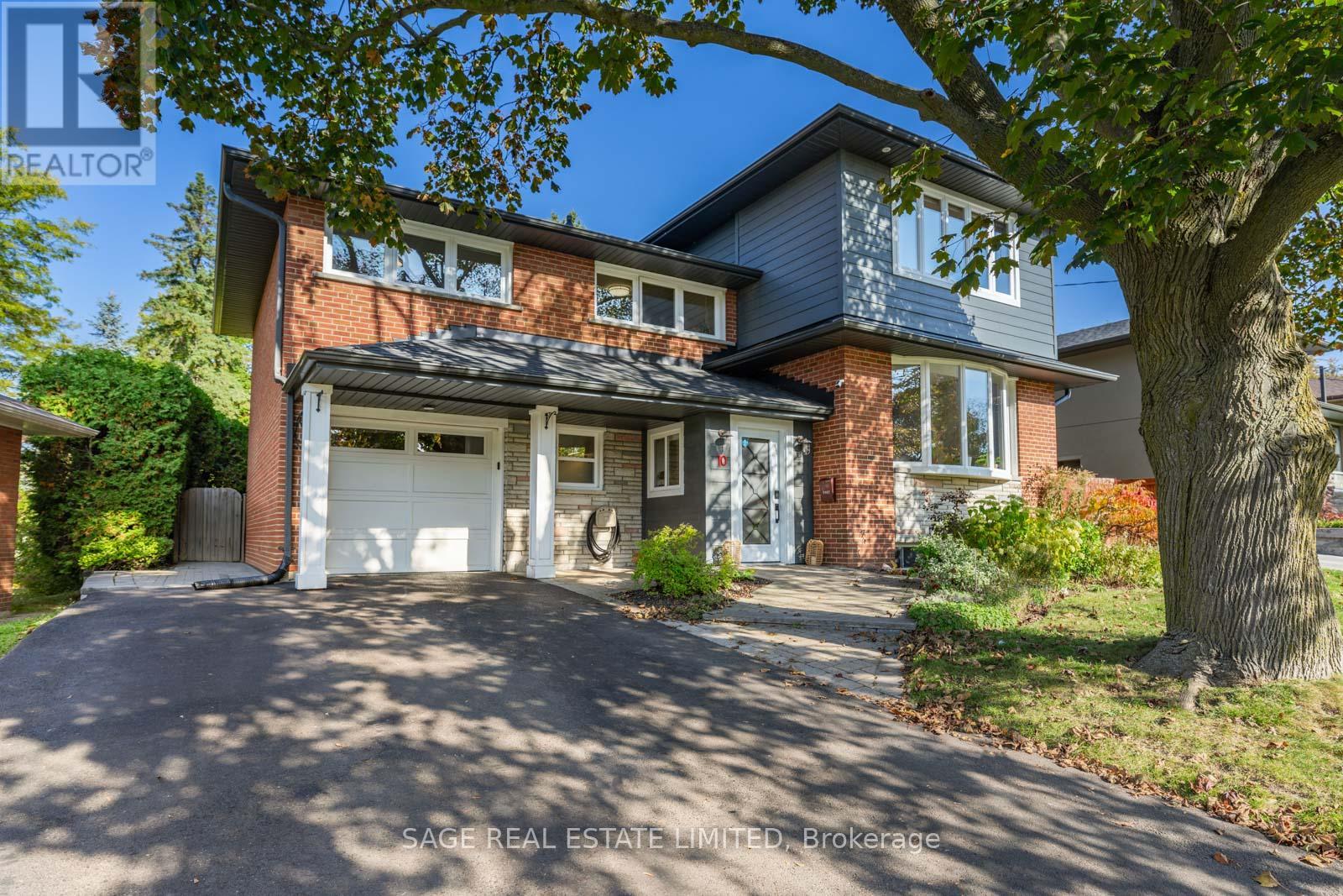 Property image for 10 LIONEL HEIGHTS CRESCENT|Toronto (Parkwoods-Donalda), Ontario M3A1L9