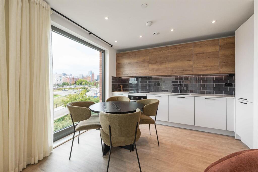 Additional image 10 of Glasswater Locks, Birmingham