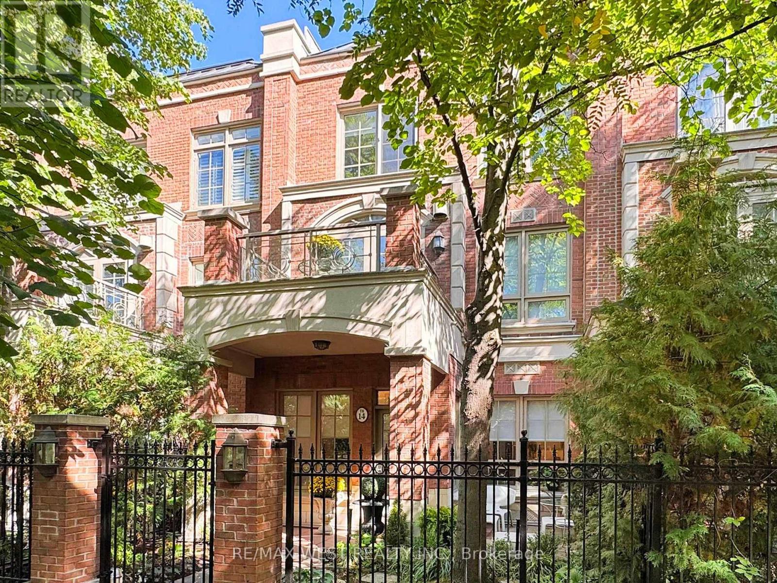 Primary image of TH 14 - 20 BURKEBROOK PLACE|Toronto (Bridle Path-Sunnybrook-York Mills), Ontario M4G0A1