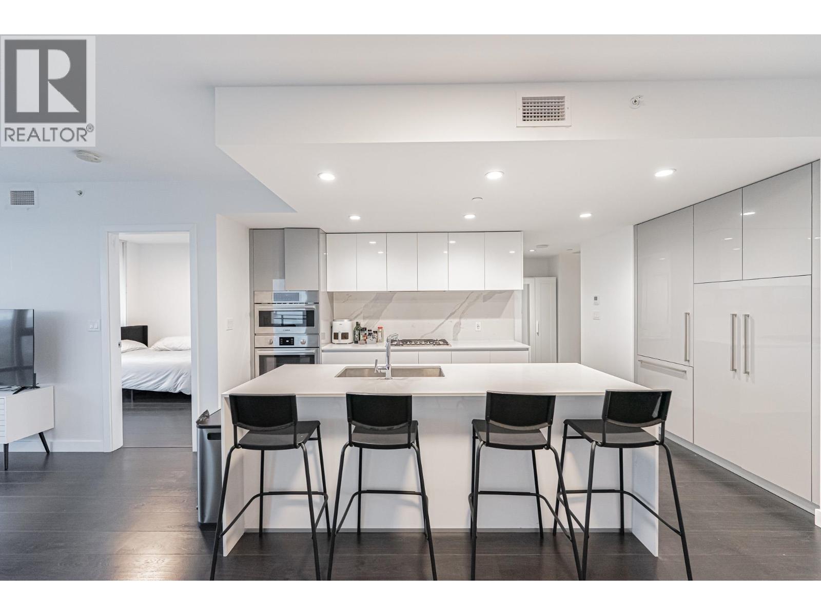 3406 2085 SKYLINE COURT|Burnaby, British Columbia V5C0M6