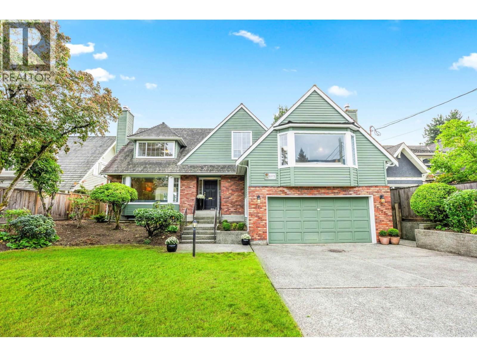 Property image for 2372 KINGS AVENUE|West Vancouver, British Columbia V7V2C4