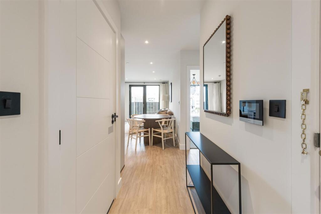 Additional image 4 of BRAND NEW APARTMENTS- Glasswater Locks, Birmingham, B4