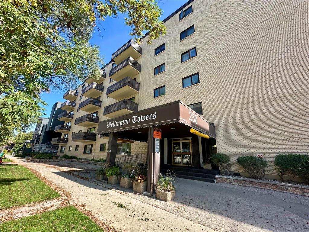 103 250 Wellington Crescent|Winnipeg, Manitoba R3M0B3
