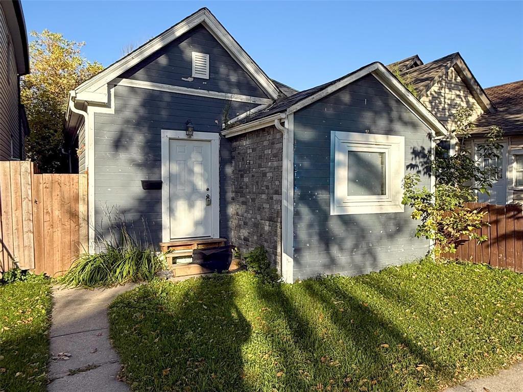 Property image for 564 Beverley Street|Winnipeg, Manitoba R3G1V2