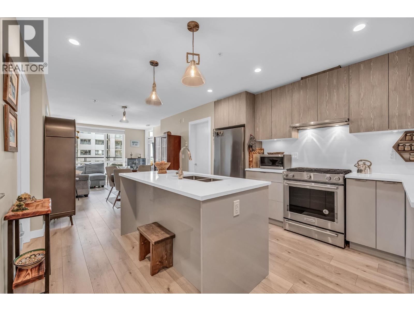 Property image for 404 128 E 8TH STREET|North Vancouver, British Columbia V7L0H2