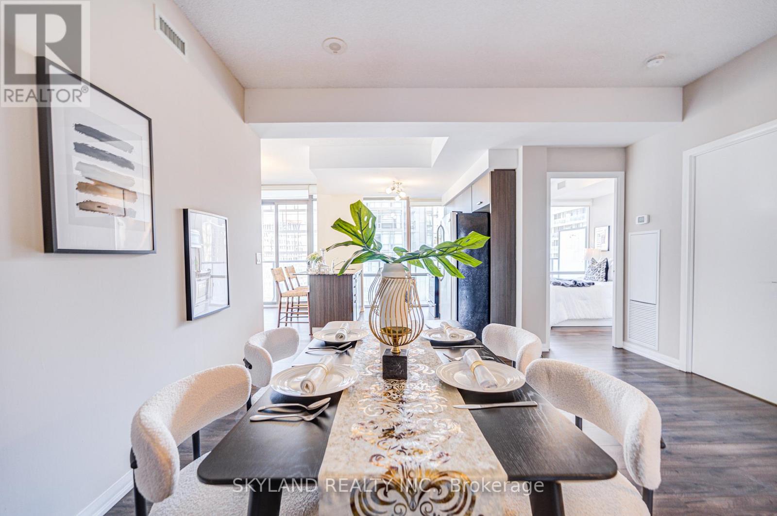 Property image for 805 - 832 BAY STREET|Toronto (Bay Street Corridor), Ontario M5S1Z6