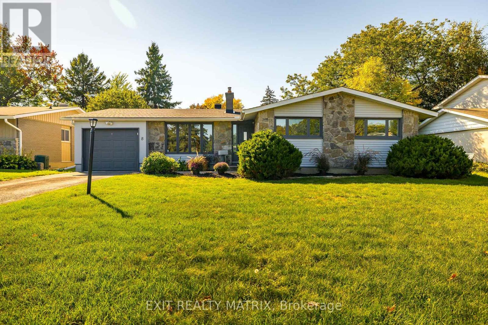 Property image for 8 BRIAN CRESCENT|Ottawa, Ontario K2H6X3