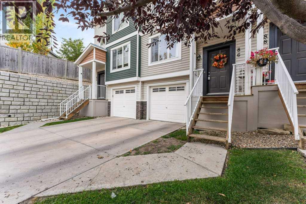 86 Pantego Lane NW|Calgary, Alberta T3K0T1