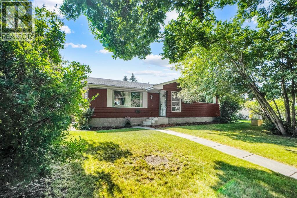 Property image for 1447 Northmount Drive NW|Calgary, Alberta T2L0G7