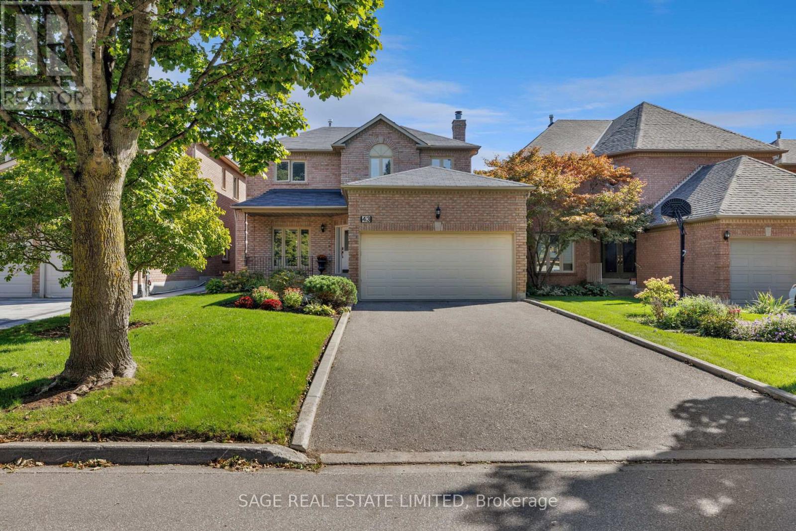 Property image for 43 MULHOLLAND DRIVE|Vaughan (Beverley Glen), Ontario L4J7T7