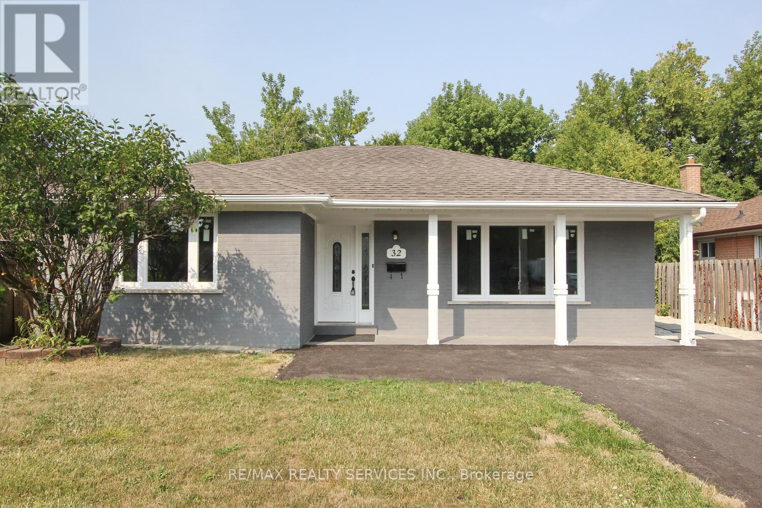 Property image for 32 SANFORD CRESCENT|Brampton (Northwood Park), Ontario L6X2C3