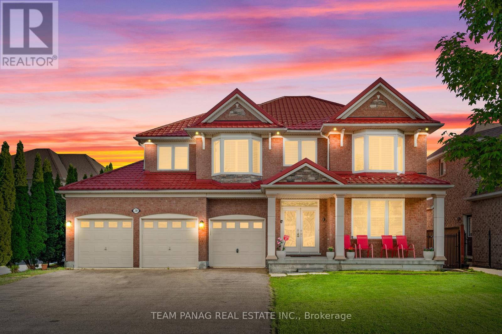Property image for 28 COSMO COURT|Brampton (Vales of Castlemore), Ontario L6P1G2