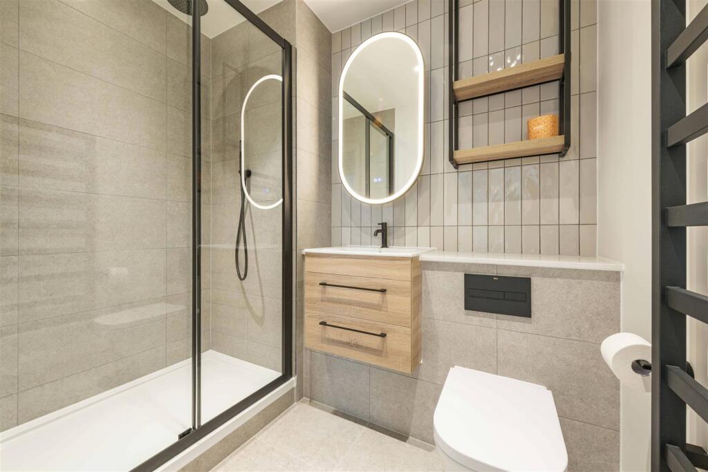 Additional image 7 of Glasswater Locks, Birmingham