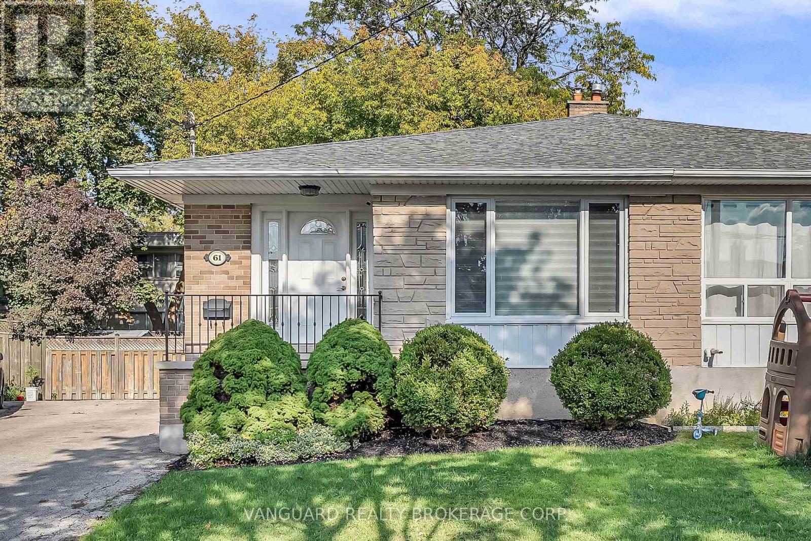 Primary image of 61 GAMBELLO CRESCENT|Toronto (York University Heights), Ontario M3J1W2
